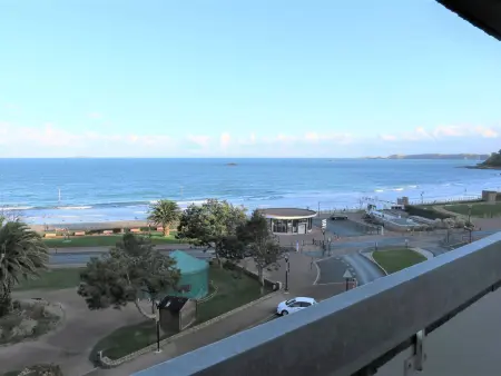 Location appartement à Perros Guirec, Appartement à Perros-Guirec avec Vue Panoramique, Terrasse et Parking Privé