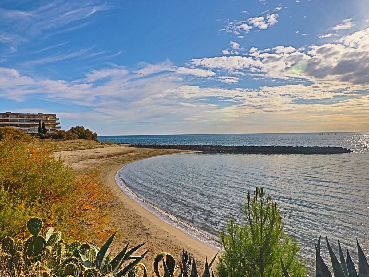 Rez de jardin 38m² à Sète avec vue mer et parking - Photo 8
