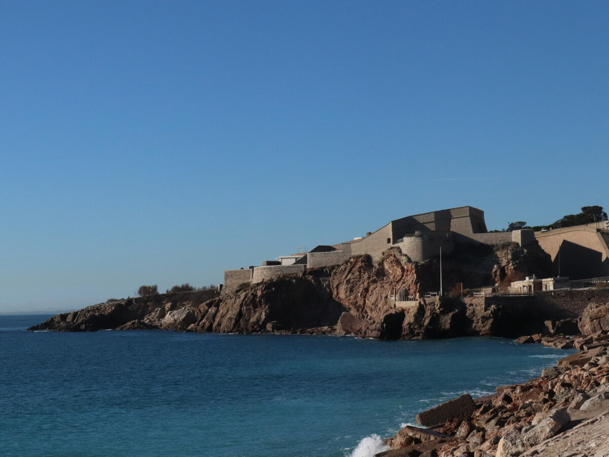 Rez de jardin 38m² à Sète avec vue mer et parking - Photo 16