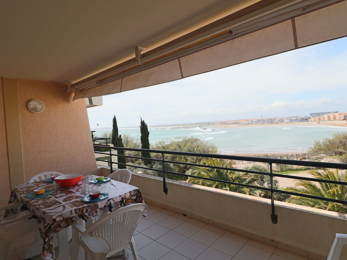 Appartement 2 pièces cabine Sète, terrasse 14m² face plage - Photo 2