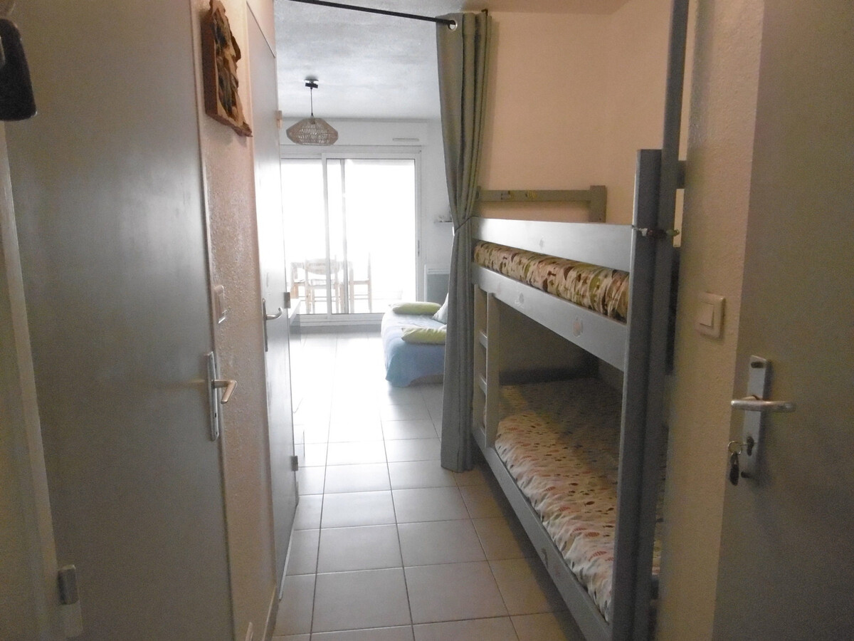 T2 cabine Sète, vue Marina et parking privé - Photo 4