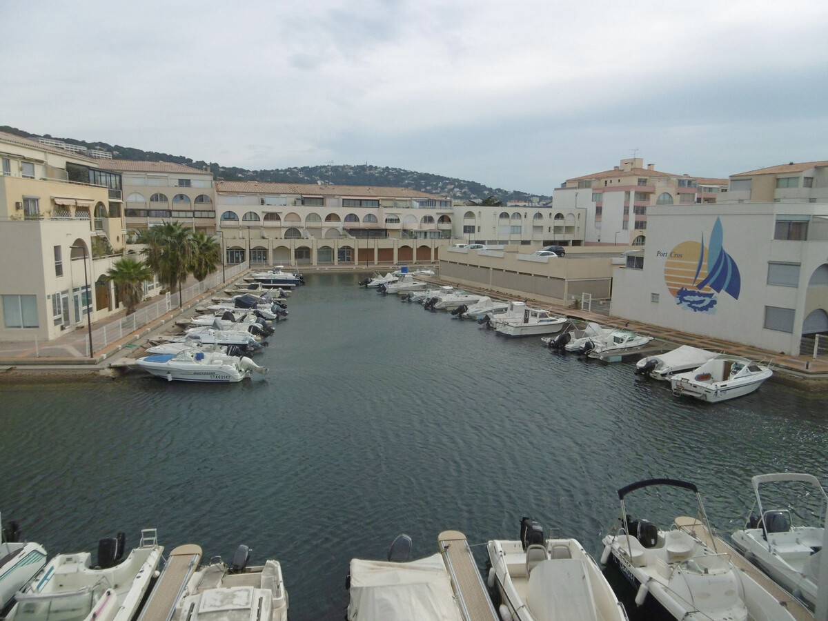 T2 cabine Sète, vue Marina et parking privé - Photo 8