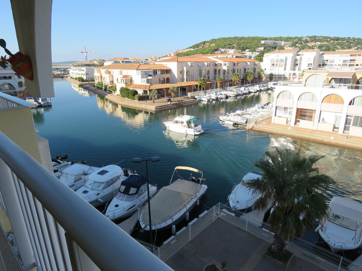 T2 30m² à Sète avec loggia vitrée vue mer - Photo 1