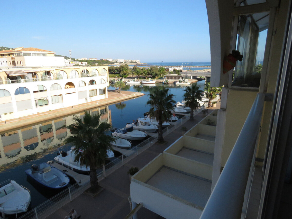T2 30m² à Sète avec loggia vitrée vue mer - Photo 2