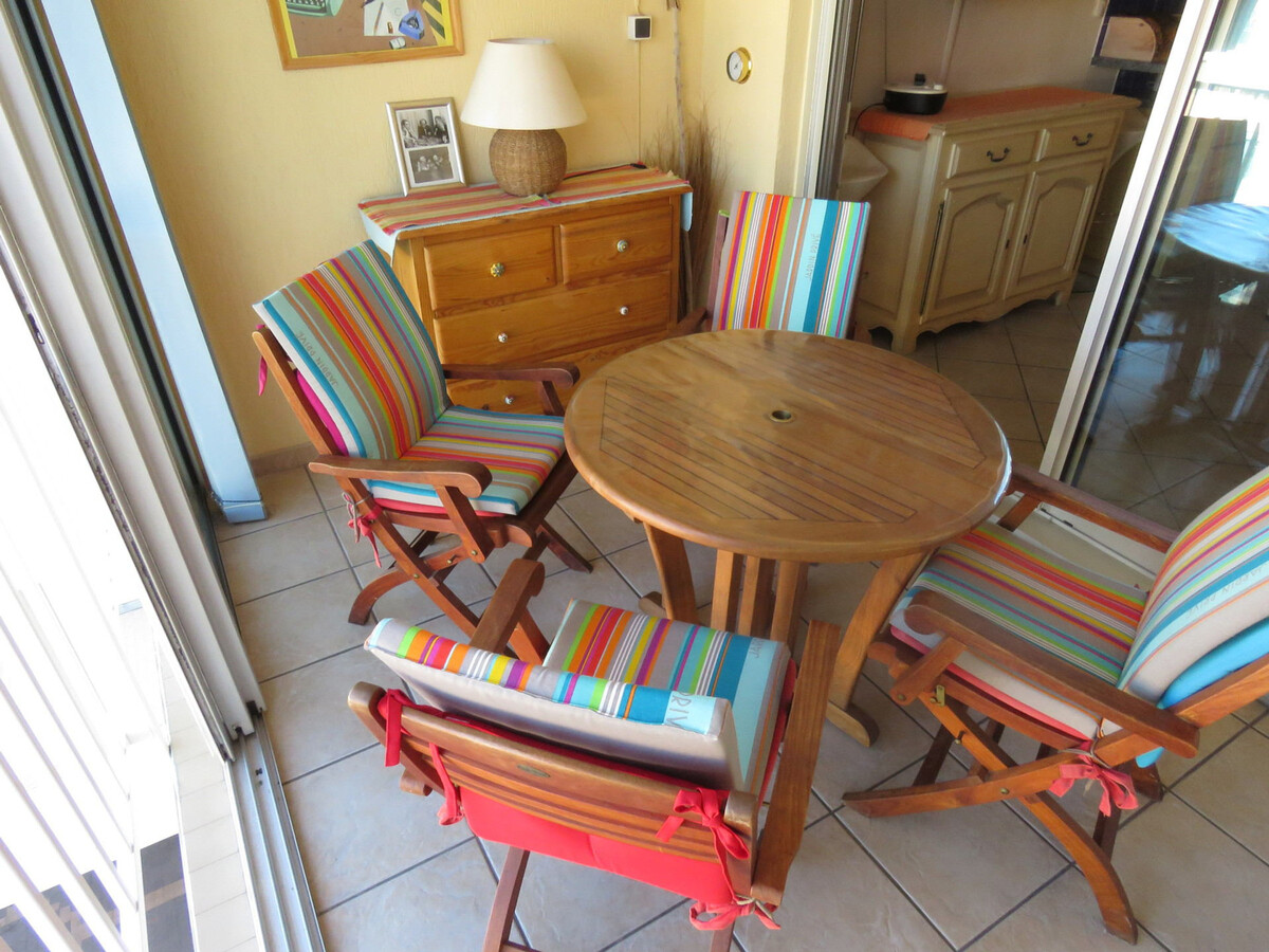 T2 30m² à Sète avec loggia vitrée vue mer - Photo 7