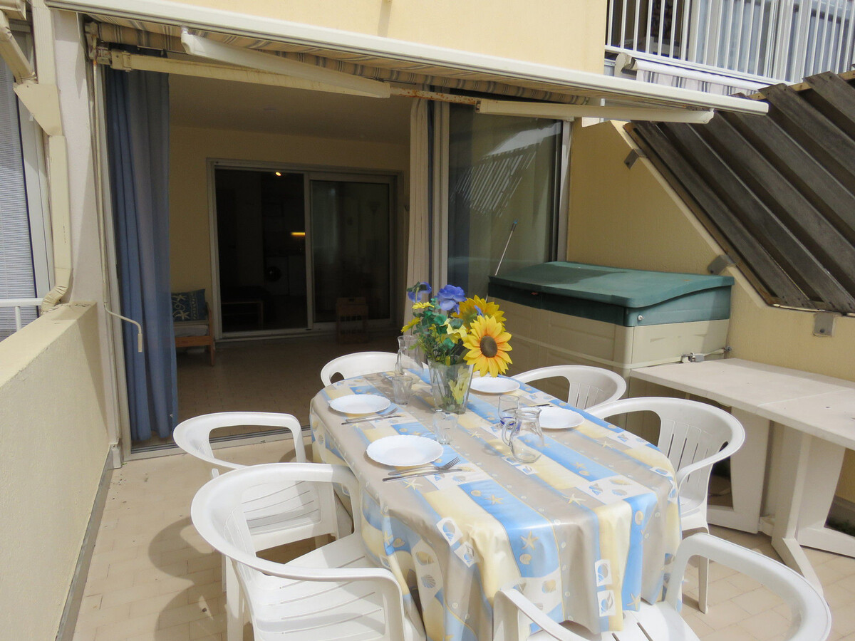 T2 40m² front de mer avec loggia, terrasse et parking - Photo 2