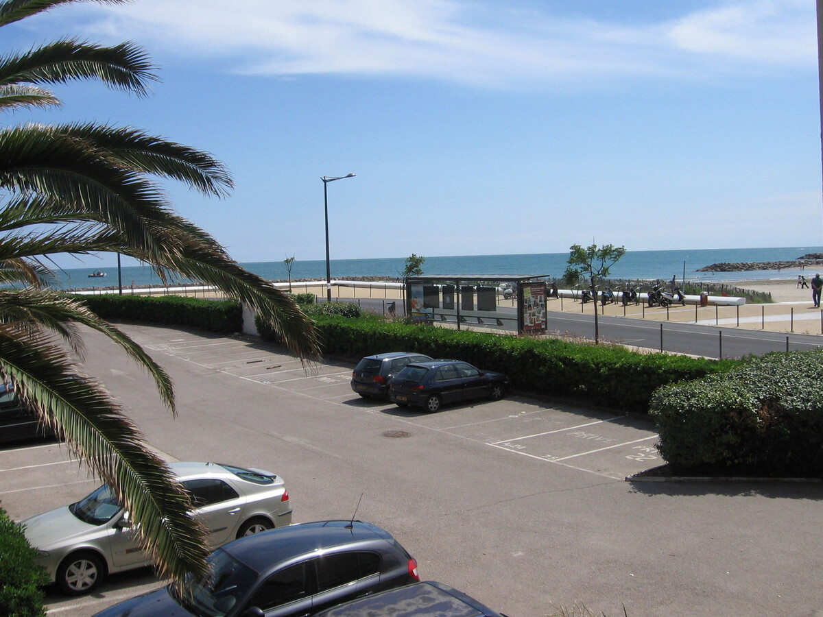 T2 40m² front de mer avec loggia, terrasse et parking - Photo 10