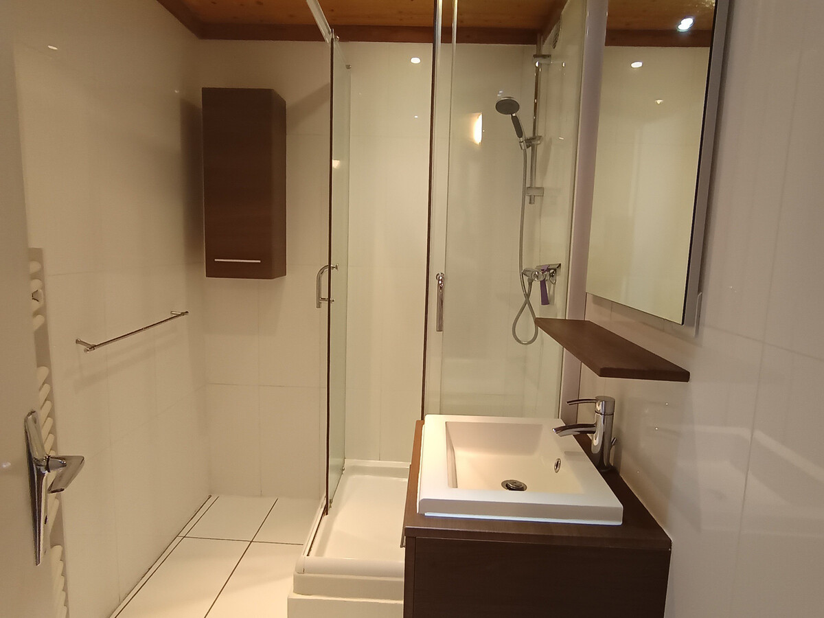 Appartement rénové style chalet, 6 personnes, vue pistes - Photo 8