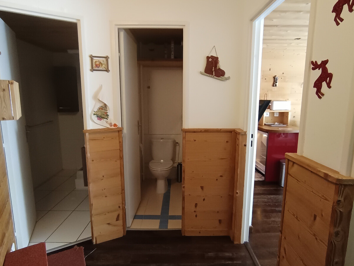 Appartement rénové style chalet, 6 personnes, vue pistes - Photo 10