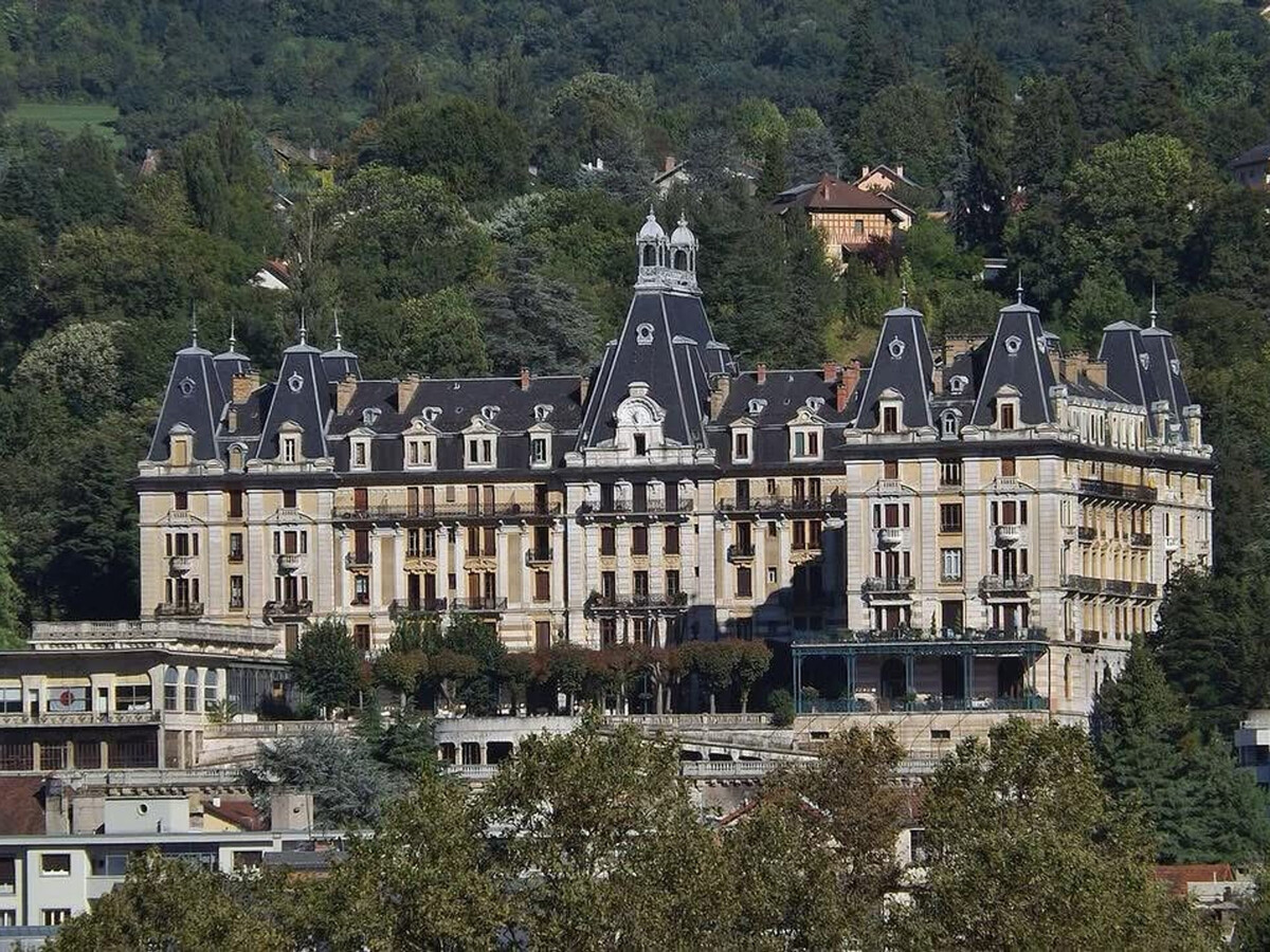 T2 rénové 2026 dans le palace Le Bernascon à Aix-les-Bains - Photo 6