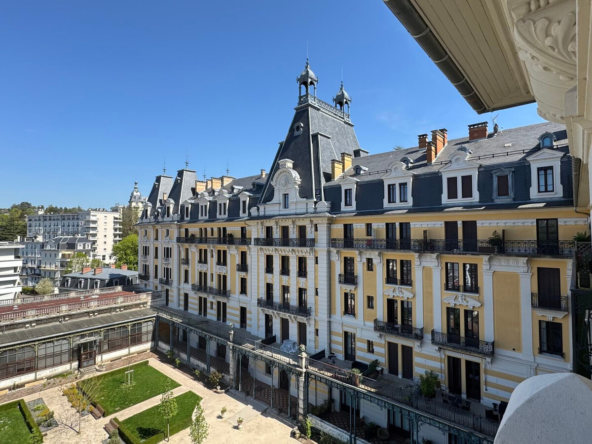 T2 rénové 2026 dans le palace Le Bernascon à Aix-les-Bains - Photo 13