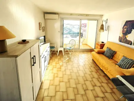 Location appartement à Cap d'Agde, Charmant studio climatisé avec parking à 20m de la mer