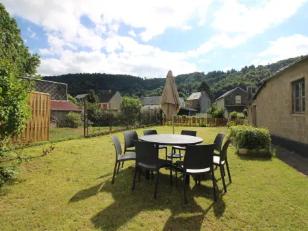 Location appartement à Mont Dore, Le Mont-Dore, T3 rénové avec jardin privé et parking, accès wifi