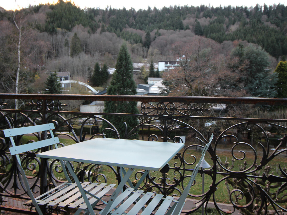 T2 rénové avec balcon vue montagne à Mont-Dore - Photo 2
