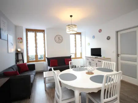 Location appartement à Mont Dore, Appartement T3 Confortable avec Parking et WiFi au Mont-Dore