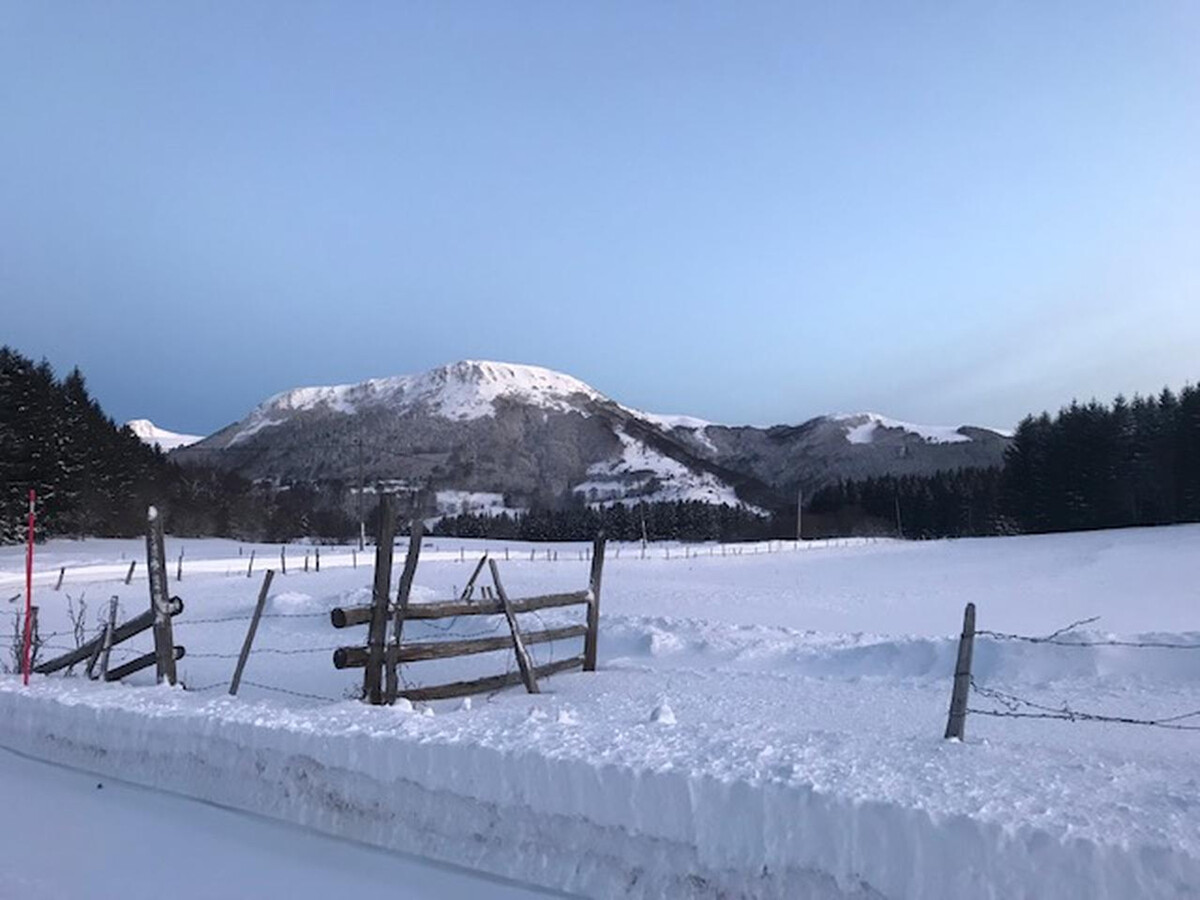 T2 40m² vue montagne et parc au Mont-Dore - Photo 9