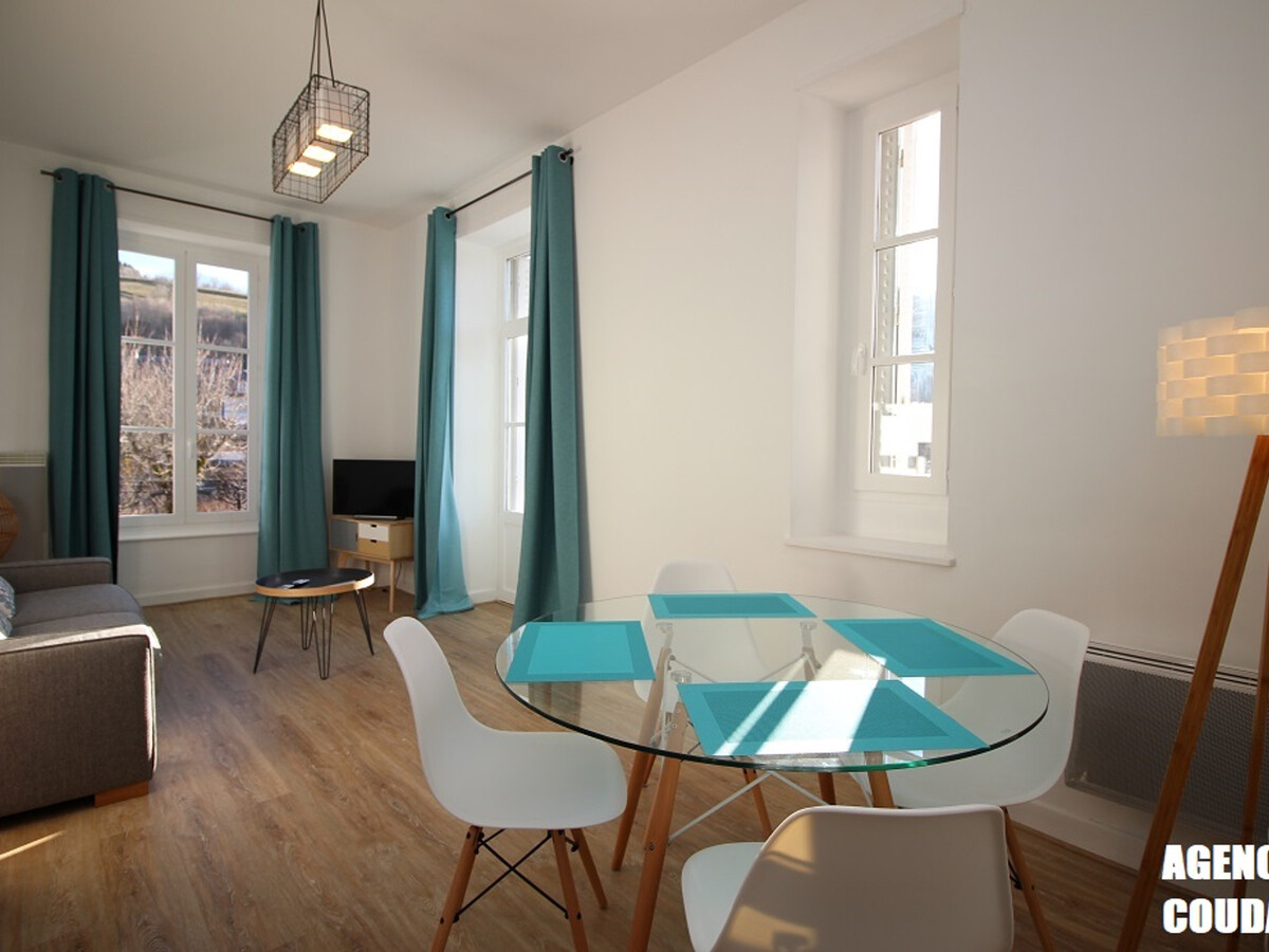T2 rénové avec balcons à La Bourboule, près thermes - Photo 1