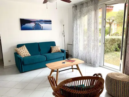Appartement 40 m² à 50m de la plage, jardin privé : photo 2