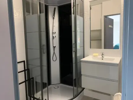Appartement 40 m² à 50m de la plage, jardin privé : photo 7