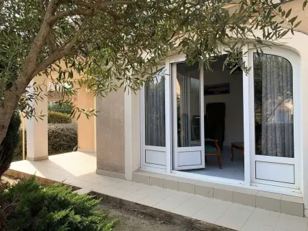 Appartement 40 m² à 50m de la plage, jardin privé : photo 10