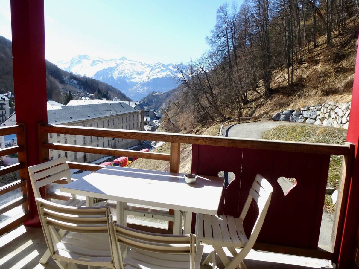 T2 3 étoiles avec balcon, garage, proche thermes - Photo 8