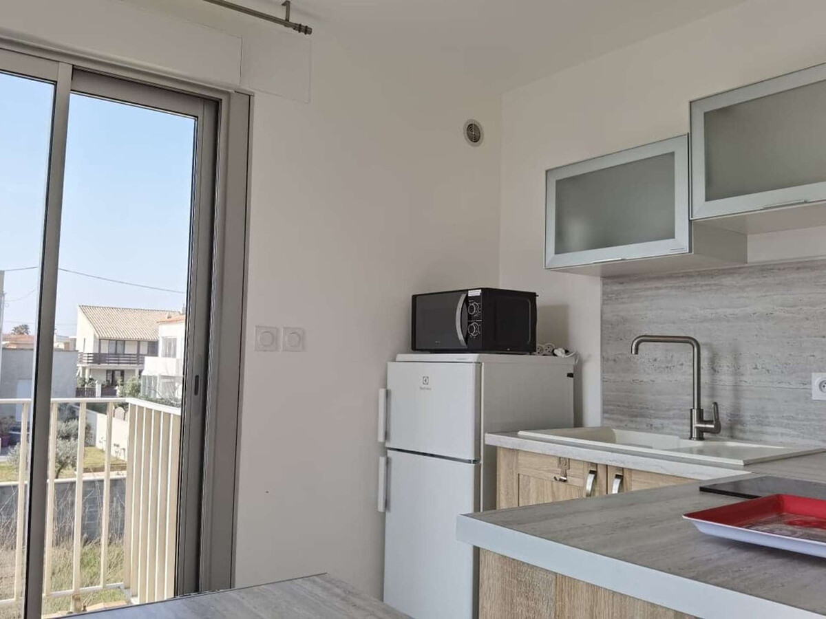 Studio moderne à Marseillan-Plage, terrasse d'angle - Photo 6