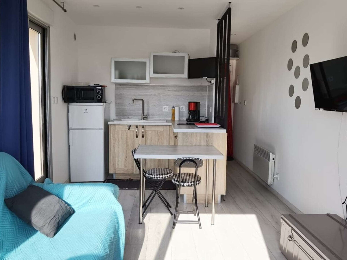 Studio moderne à Marseillan-Plage, terrasse d'angle - Photo 9