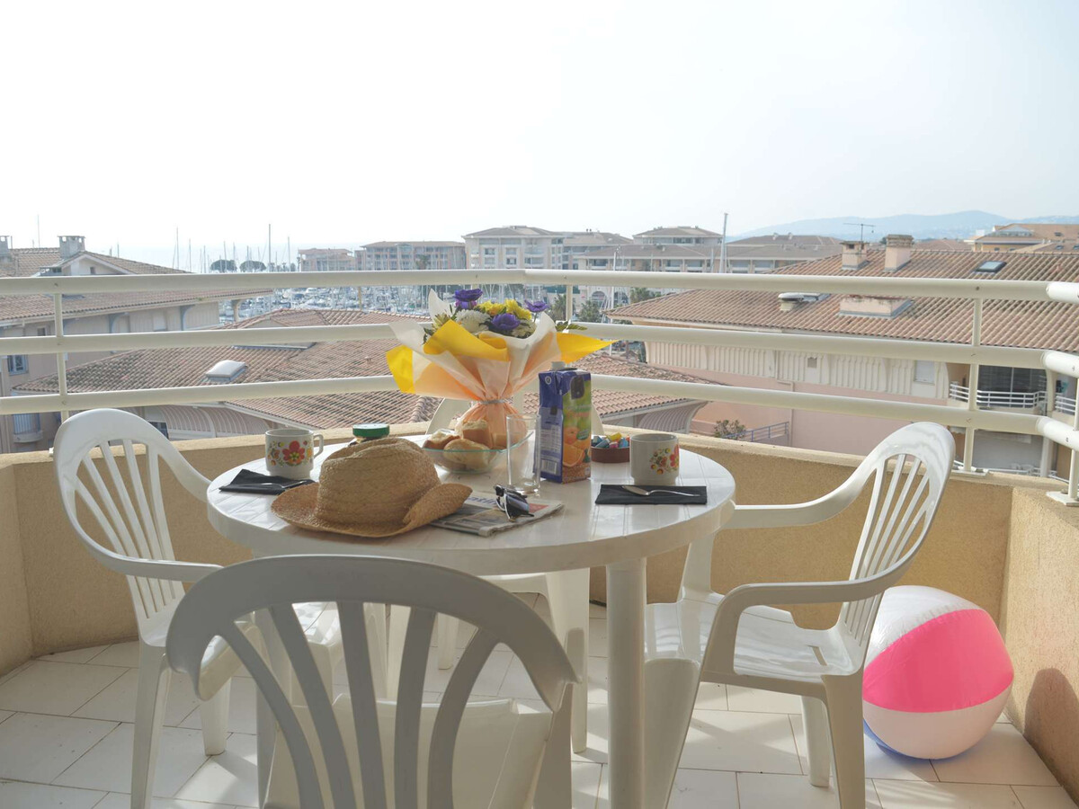 Appart 6e étage avec mezzanine, terrasse et vue port à Fréjus - Photo 1