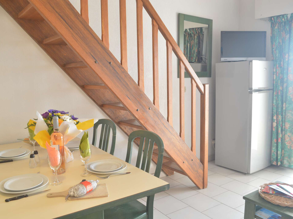 Appart 6e étage avec mezzanine, terrasse et vue port à Fréjus - Photo 3
