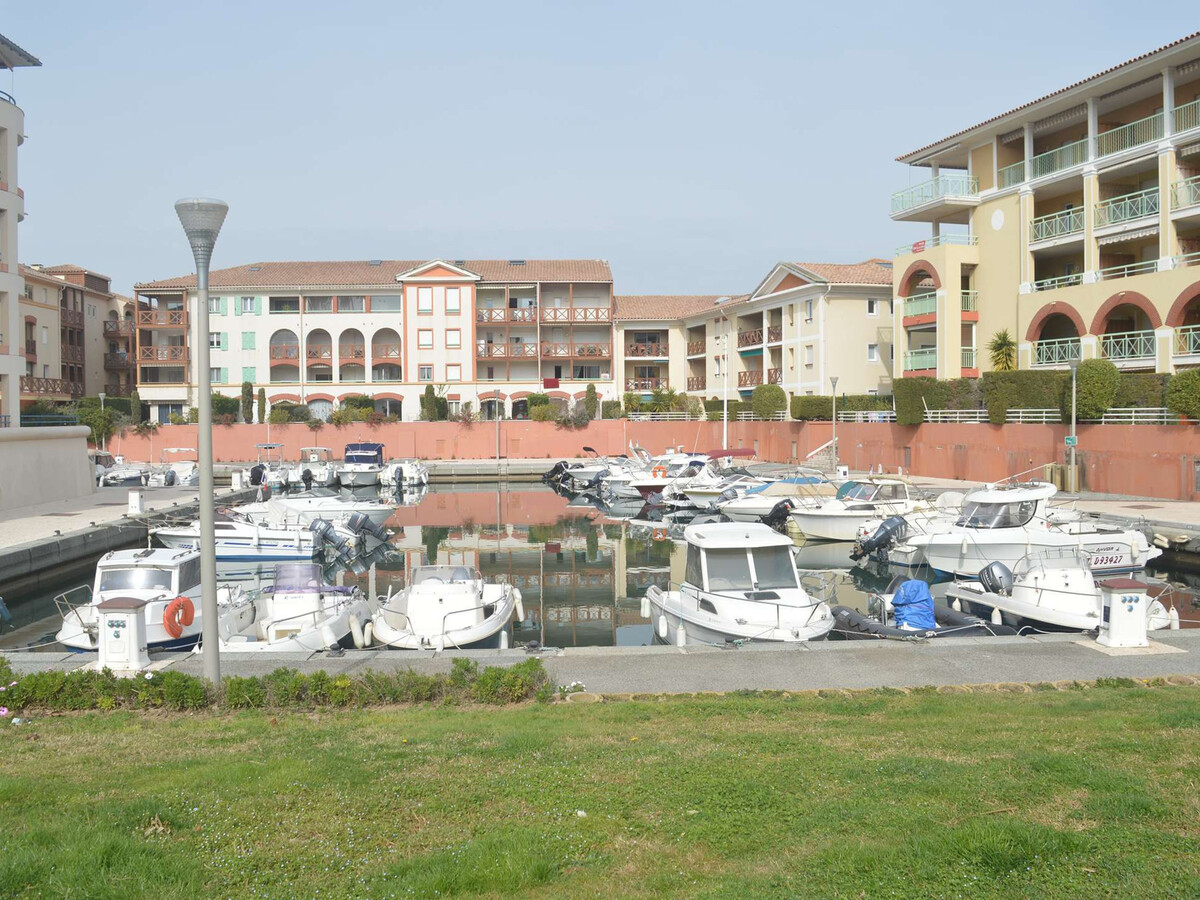 Appart 6e étage avec mezzanine, terrasse et vue port à Fréjus - Photo 11