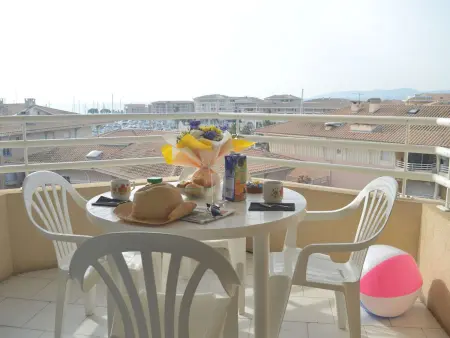 Location appartement à Fréjus, Appart cosy avec mezzanine, terrasse et parking à Fréjus
