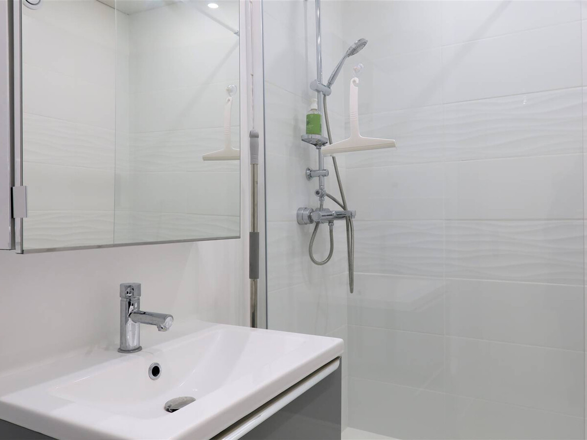 Appartement rénové vue mer face au port à Perros-Guirec - Photo 5