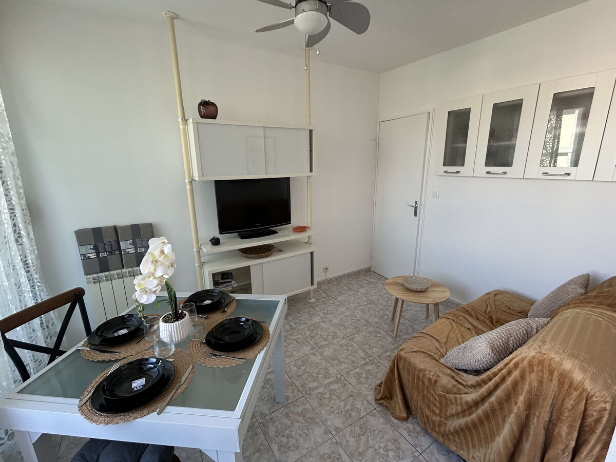 T2 avec terrasse privée en résidence thermal à Balaruc-les-Bains - Photo 3