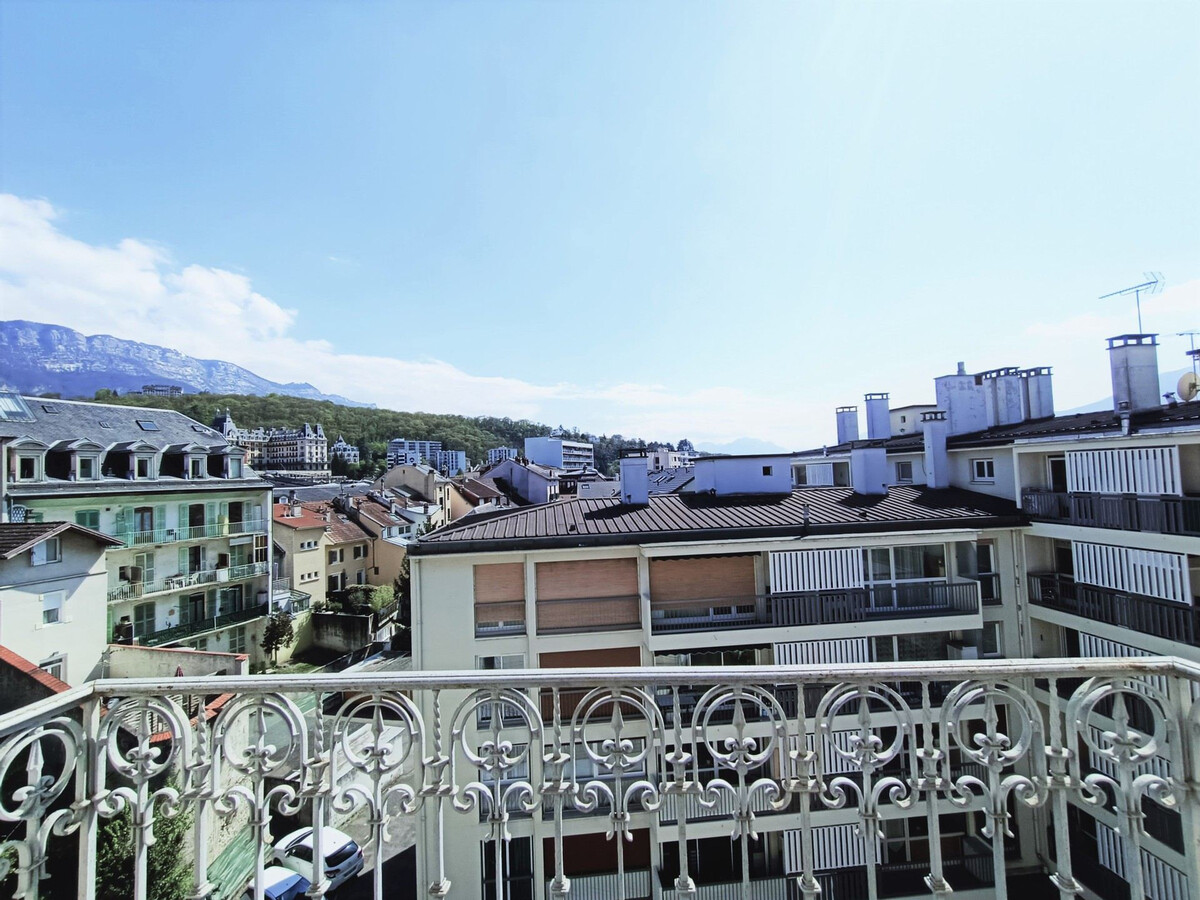 T2 lumineux centre Aix-les-Bains, 2 balcons Sud - Photo 5