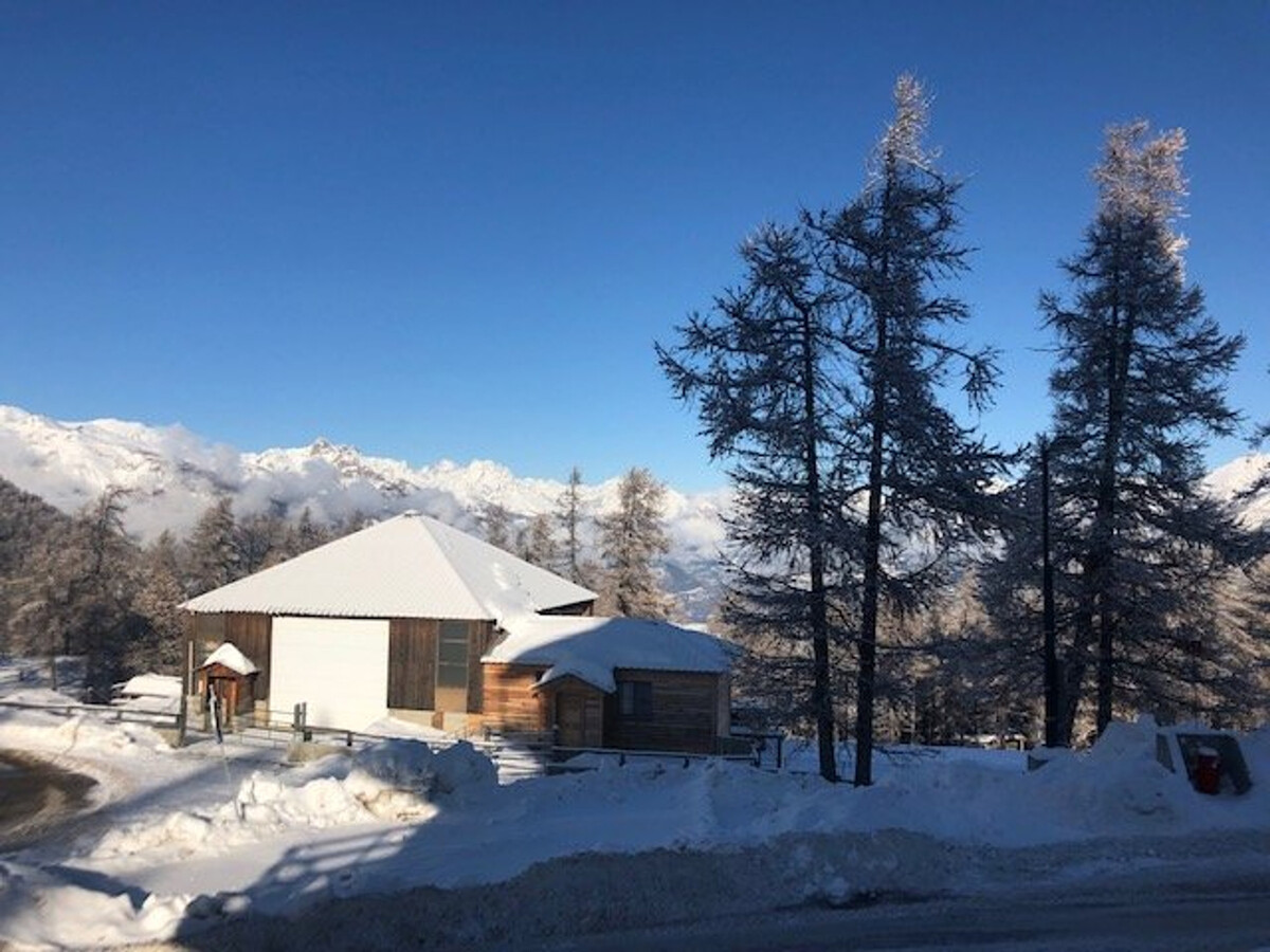 Studio 4 pers. Risoul : balcon montagne, casier à ski - Photo 10