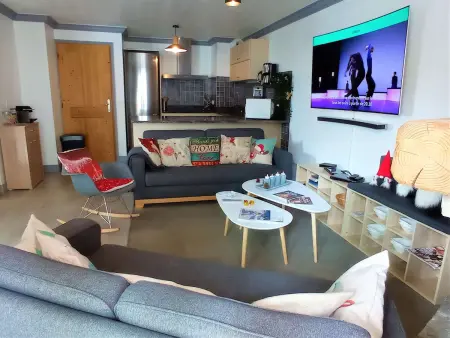 Location appartement à Val Thorens, Appartement rénové chaleureux et moderne, 120m², 10-12 pers, accès direct aux pistes, stationnement inclus
