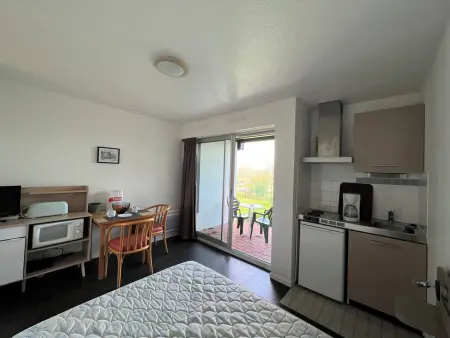 Studio rez-de-chaussée Cambo, terrasse et parking : photo 4