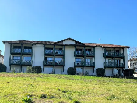 Studio rez-de-chaussée Cambo, terrasse et parking : photo 11