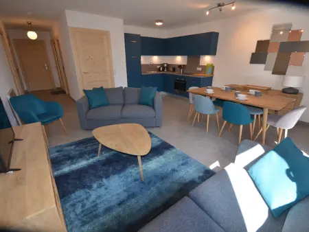 Location appartement à Les Gets, Appartement familial de luxe, centre station, 6 pers., 2 sdb, terrasse, parking, WIFI, linge inclus