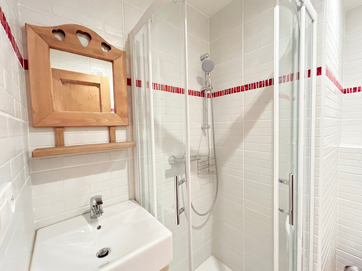 Studio 25 m² aux Gets, 4 couchages, balcon sud-est - Photo 6