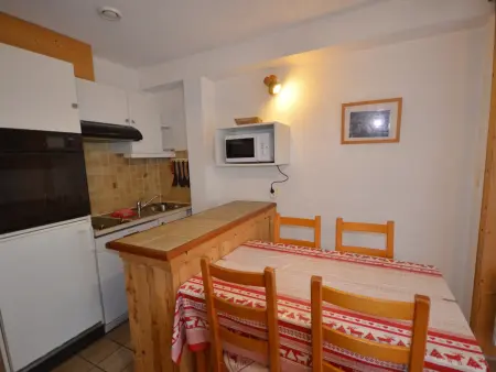 Studio Charmant aux Gets, Centre et Pistes à Pied, Balcon Sud-Ouest : photo 3