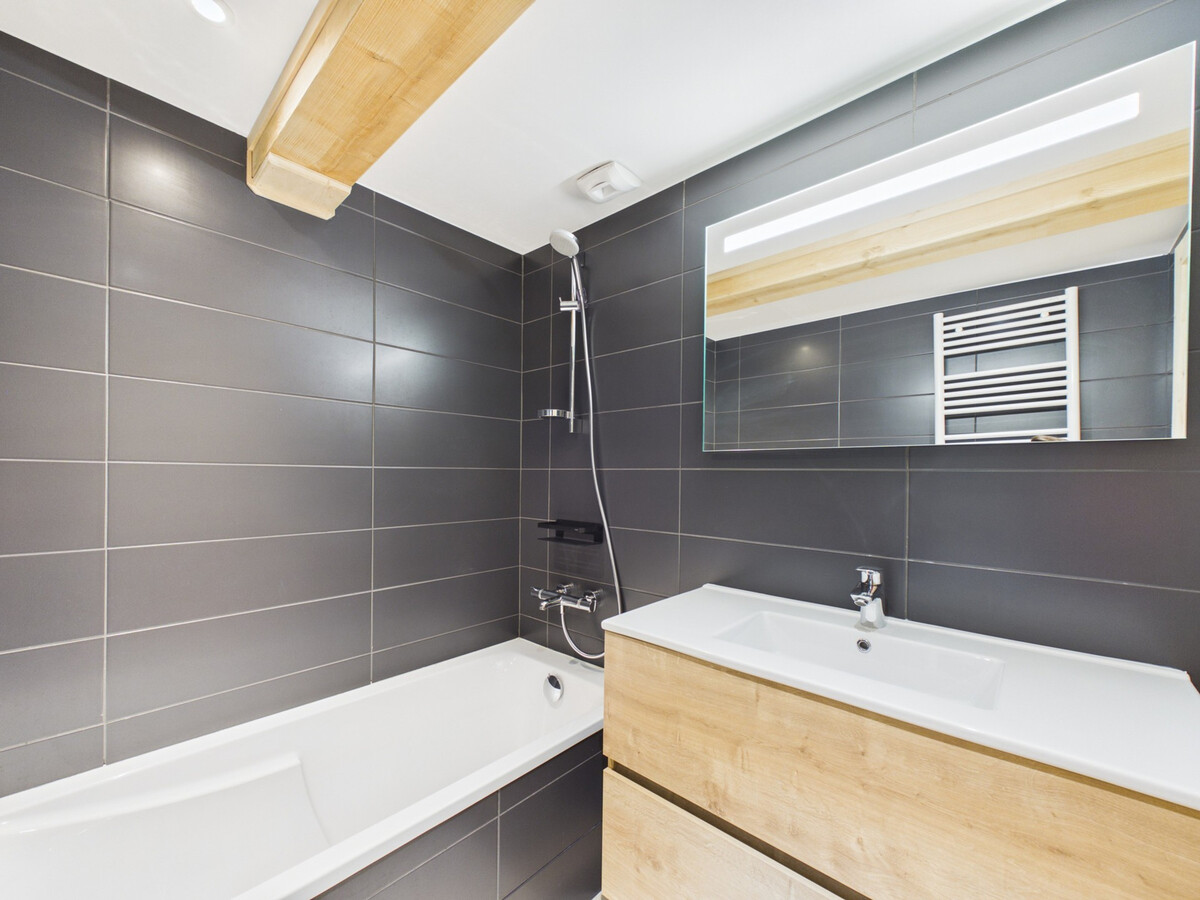 Duplex 86m² au cœur des Gets, 3 chambres, spa et parking - Photo 11