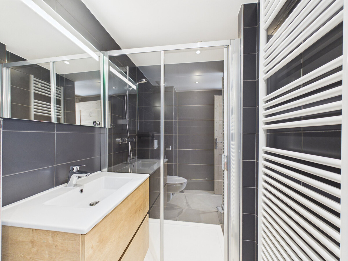 Duplex 86m² au cœur des Gets, 3 chambres, spa et parking - Photo 13