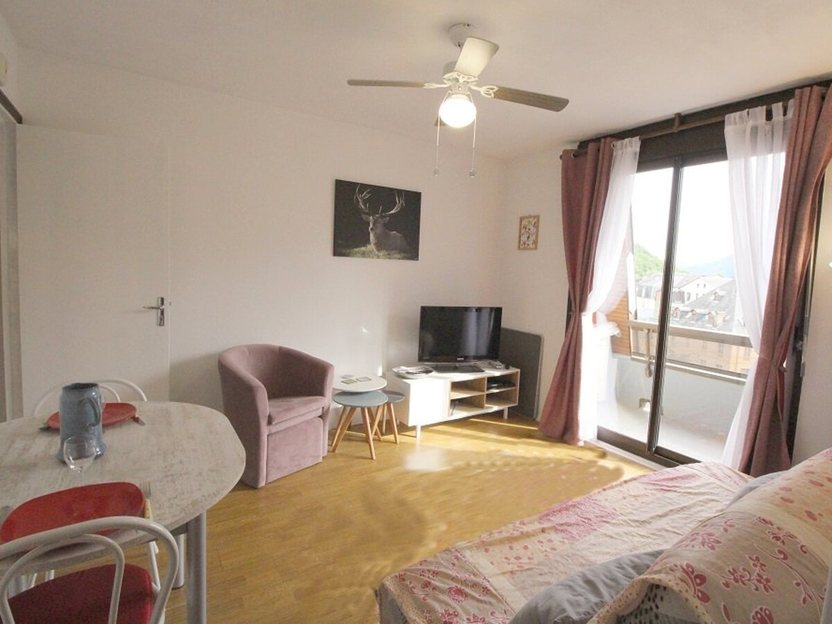 T2 35m² balcon, parking privé, centre Luchon - Photo 1
