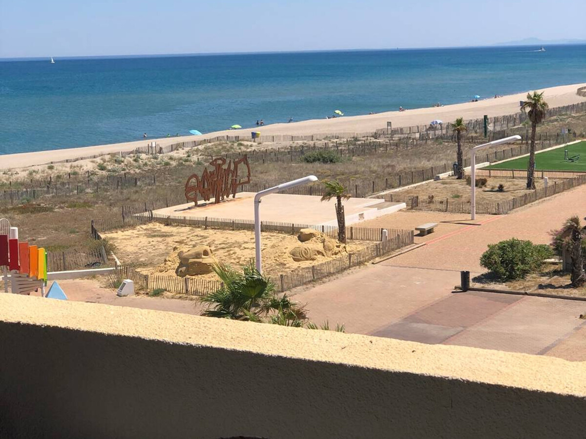 T2 Mezzanine Vue Mer au Barcarès, Plage à Pied - Photo 13