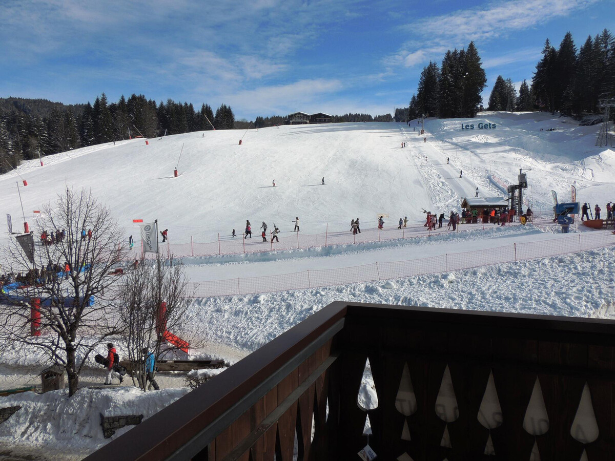 Appartement 10 pers, balcon vue pistes, skis aux pieds aux Gets - Photo 8