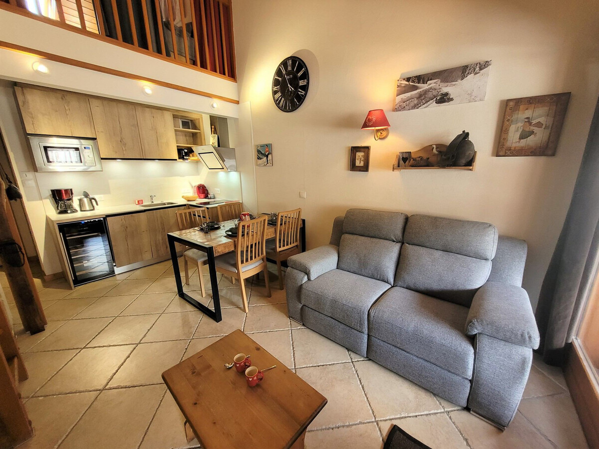Appartement 2 pièces mezzanine, vue Mont Chéry, parking privé - Photo 9