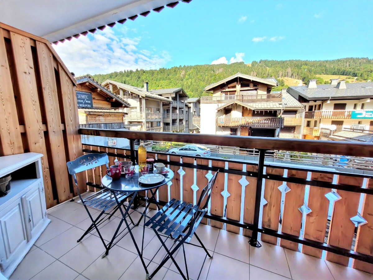 Studio centre Les Gets avec balcon et casier à ski - Photo 2