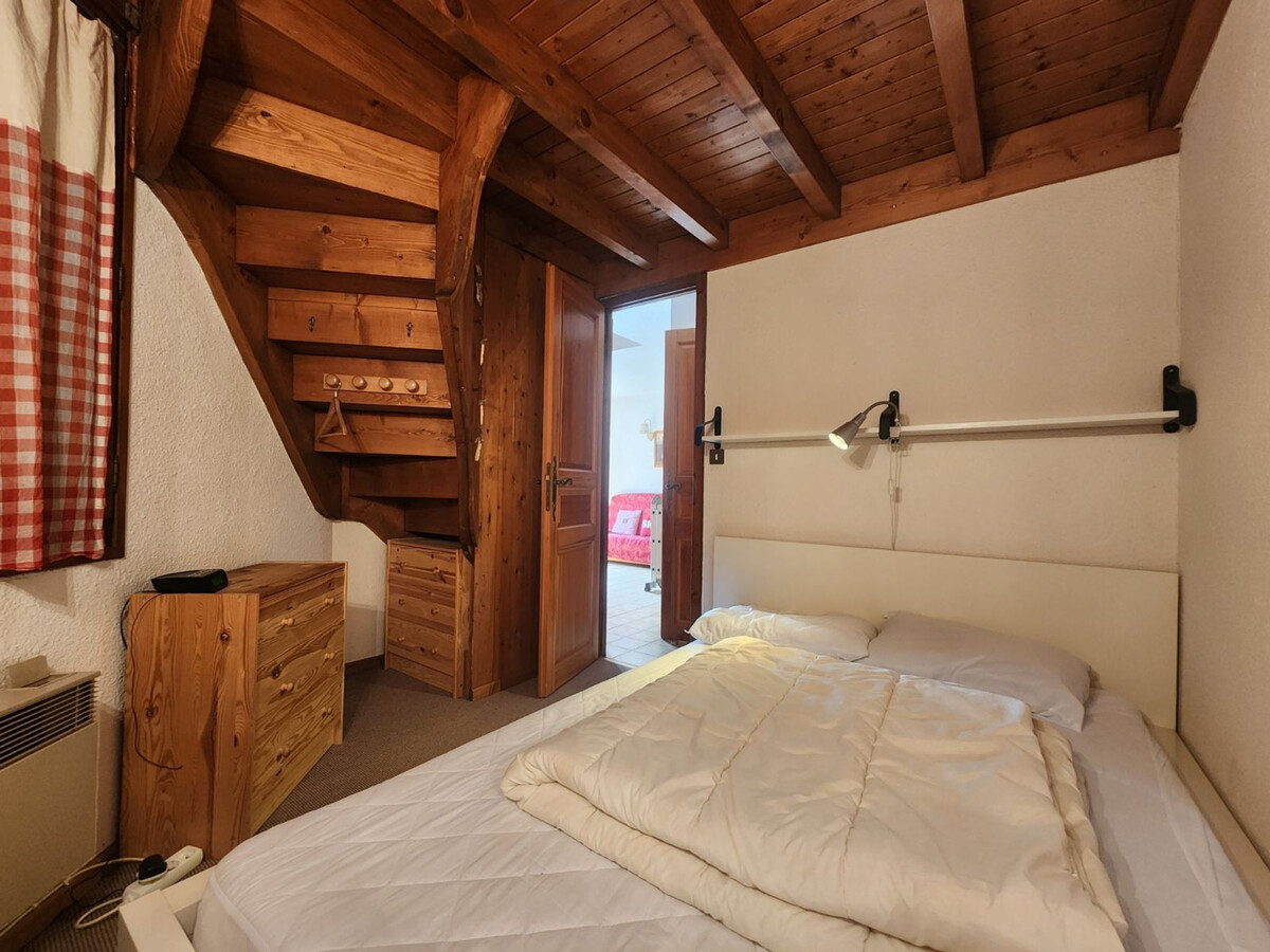 T2 mezzanine 32m² à Samoëns, balcon vue montagne - Photo 8