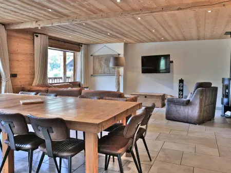 Location appartement à Le Grand Bornand, Superbe 5 pièces rénové avec sauna, hammam, jacuzzi, proche télécabines et village, idéal 12/14 pers.